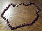 vintage 45 cm lange ketting uit granaatjes, Sieraden, Tassen en Uiterlijk, Antieke sieraden, Ophalen of Verzenden, Overige materialen