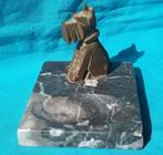 JAREN 1920 MARMEREN SCHAALTJE MET SCHOTSE TERRIER HOND, Verzenden