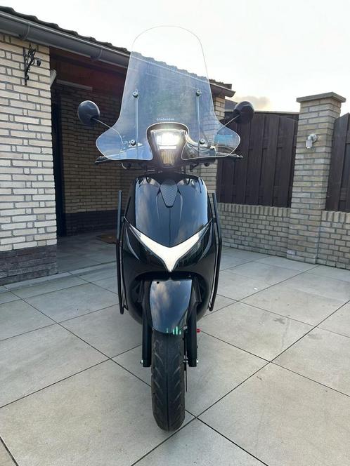 La Souris Alpha 2024 zwart scooter, met alarmsysteem., Fietsen en Brommers, Brommeronderdelen | Scooters, Zo goed als nieuw, Overige merken