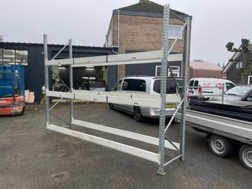 Palletstellingen gebruikt Grote partij DOE EEN BOD beschikbaar voor biedingen