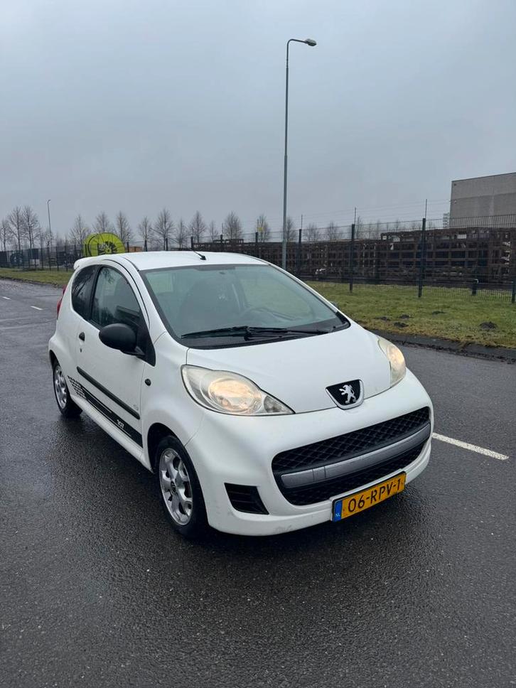 Peugeot 107 1.0 12V E-vti 68PK 3DR 2011 Wit | Airco/ Carplay, Auto's, Peugeot, Particulier, Benzine, A, Hatchback, Handgeschakeld