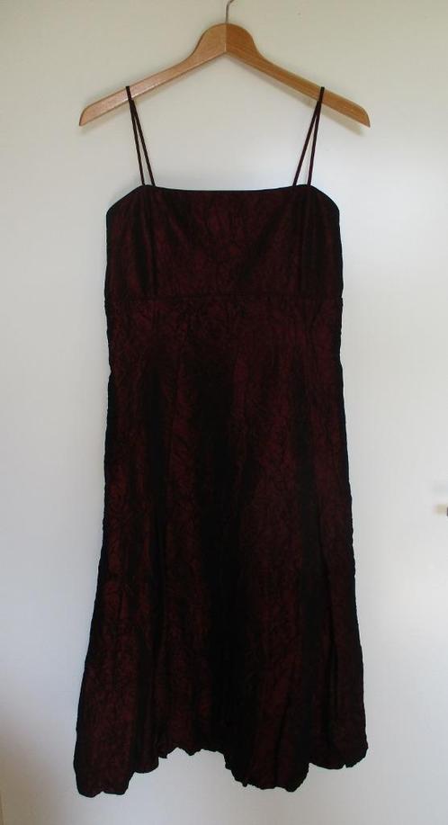 Your Sixth Sense bordeaurode changeant crinkle jurk, maat 40, Kleding | Dames, Gelegenheidskleding, Nieuw, Maat 38/40 (M), Rood