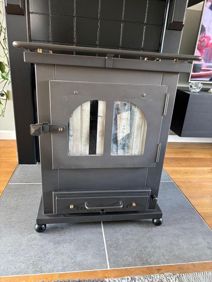 Sfeervolle gietijzeren houtkachel, Huis en Inrichting, Kachels, Gebruikt, Vrijstaand, Houtkachel, Hout, Ophalen