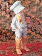 Mooi oud beeldje uit Engeland van jongen met pijp 28,2 cm., Ophalen of Verzenden