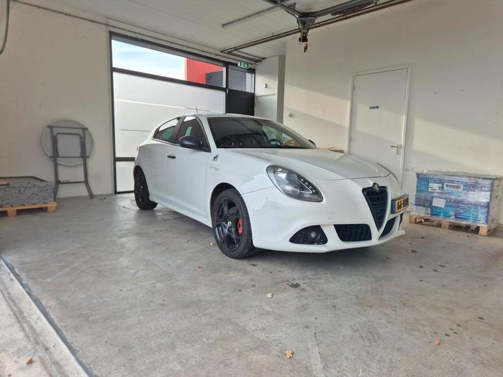 Alfa Romeo Giulietta 1.4 Turbo Multi AIR 2012 Wit, Auto's, Alfa Romeo, Particulier, Giulietta, ABS, Adaptieve lichten, Airbags