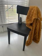 set van 2 (mat) zwarte houten stoeltjes: 60 euro, Huis en Inrichting, Stoelen, Vier, Modern, Zo goed als nieuw, Hout