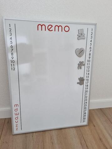 Whiteboard met aluminium lijst beschikbaar voor biedingen