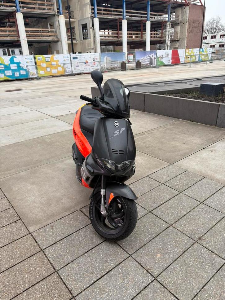 Gilera runner 180 brom!, Fietsen en Brommers, Scooters | Piaggio, Zo goed als nieuw, Overige modellen, Benzine, Ophalen of Verzenden