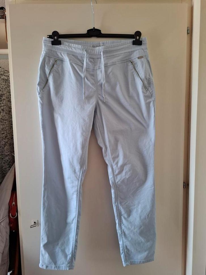 Lichtblauwe (spijker)broek, maat 42, Kleding | Dames, Broeken en Pantalons, Zo goed als nieuw, Maat 42/44 (L), Blauw, Ophalen of Verzenden