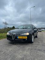 Alfa Romeo 147 1.6 T.spark 16V 77KW 3DR 2007 Zwart, Auto's, Stof, 4 cilinders, 1165 kg, 400 kg