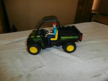 Bruder John Deere 855D Gator met speelfiguur beschikbaar voor biedingen