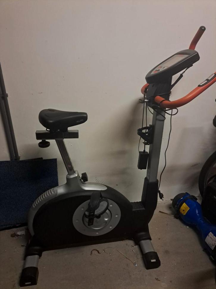 Hometrainer - Runtec, Sport en Fitness, Fitnessapparatuur, Gebruikt, Hometrainer, Benen, Buik, Metaal, Ophalen