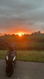 Zip 50cc 4 takt injectie 2022, Fietsen en Brommers, Scooters | Piaggio, Ophalen, Zo goed als nieuw, Benzine, Zip