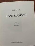 Kantkkossen - boek incl. uitneembare patronen, Hobby en Vrije tijd, Kantklossen, Ophalen of Verzenden, Zo goed als nieuw, Patronen