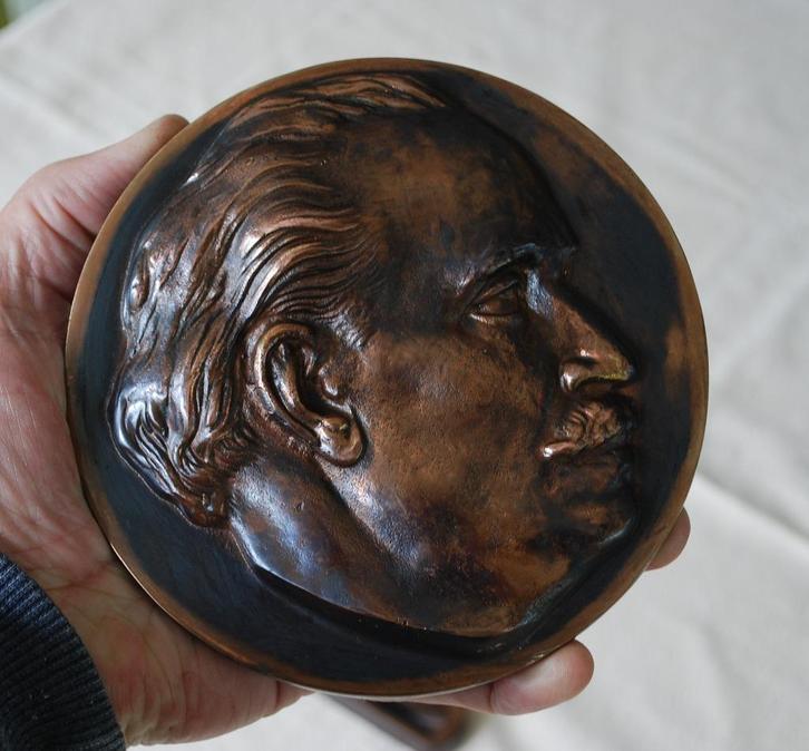 Georgi Dimitrov Brons bureau / wand ornament in leder doos, Antiek en Kunst, Curiosa en Brocante, Ophalen of Verzenden