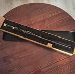 Harry Potter Fantastic Beasts Albus Dumbledore toverstok, Verzamelen, Harry Potter, Ophalen of Verzenden, Zo goed als nieuw, Replica