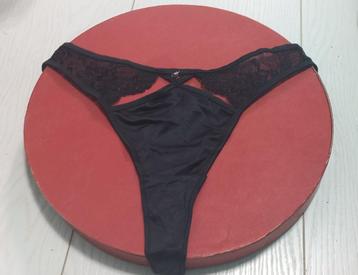 Sexy zwart kanten string met doorzichtige achterkant, large beschikbaar voor biedingen