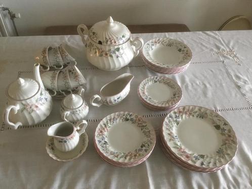 37-delig Engels servies (Spring Fields, Wood & Sons), Antiek en Kunst, Antiek | Servies compleet, Ophalen