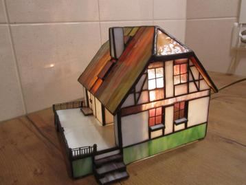 Tiffany tafellamp herenboerderij beschikbaar voor biedingen