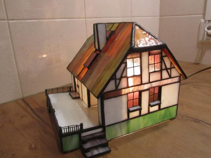 Tiffany tafellamp herenboerderij, Huis en Inrichting, Lampen | Tafellampen, Zo goed als nieuw, Minder dan 50 cm, Ophalen of Verzenden