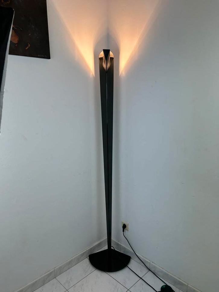 Vintage Italiaanse vloerlamp Nun Terra Micron postmodern, Huis en Inrichting, Lampen | Vloerlampen, Gebruikt, 150 tot 200 cm, Metaal