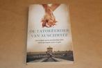 De Tatoeëerder Van Auschwitz — Liefde & Overleving, Boeken, Oorlog en Militair, Ophalen of Verzenden, Tweede Wereldoorlog, Zo goed als nieuw