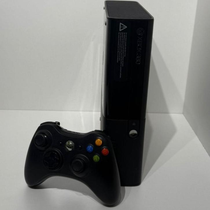 Xbox 360 E 250GB Compleet met Controller, Spelcomputers en Games, Spelcomputers | Xbox 360, Gebruikt, 250 GB, 360 E, Met 1 controller