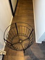 Stalen dekenmand / bijzettafel, Huis en Inrichting, Woonaccessoires | Schalen en Manden, Ophalen, Overige materialen, Gebruikt