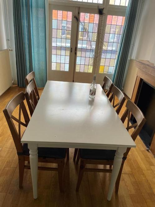 Eettafel wit uitschuifbaar met 6 stoelen en kussens, Huis en Inrichting, Tafels | Eettafels, Gebruikt, 50 tot 100 cm, 200 cm of meer