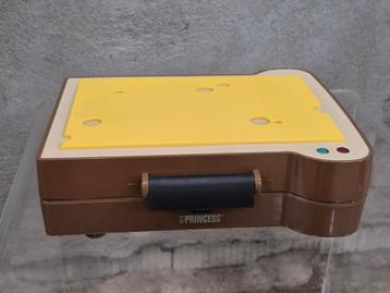 Tostiijzer van princess 122333 in de vorm van een boterham beschikbaar voor biedingen