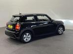 Mini Cooper 1.5 136pk DCT-7 Aut. Serious Business Navigatie, Auto's, Mini, Gebruikt, 4 stoelen, Zwart, Bedrijf