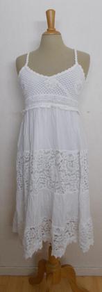 Boho wit strokenjurkje met kant en gehaakte top! M, Kleding | Dames, Jurken, Maat 38/40 (M), Verzenden, Wit, Zo goed als nieuw