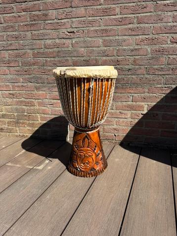 Djembe beschikbaar voor biedingen