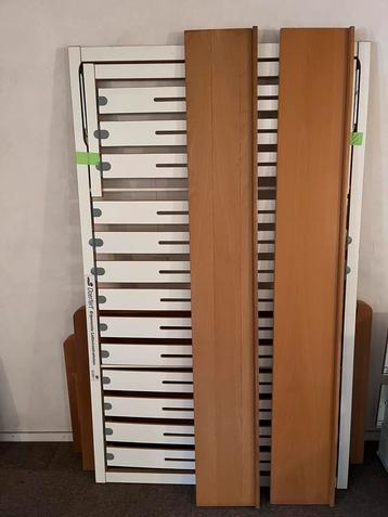 Twijfelaar bed met verstelbaar hoofdgedeelte (zonder matras) beschikbaar voor biedingen
