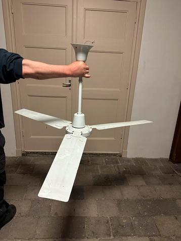 4x plafondventilator 1400mm wit 70w  beschikbaar voor biedingen