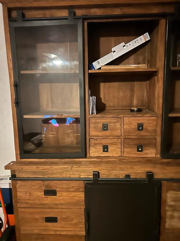 Indonesische Buffetkast - 3 jaar oud, Huis en Inrichting, Kasten | Buffetkasten, Gebruikt, 150 tot 200 cm, 100 tot 150 cm, 25 tot 50 cm