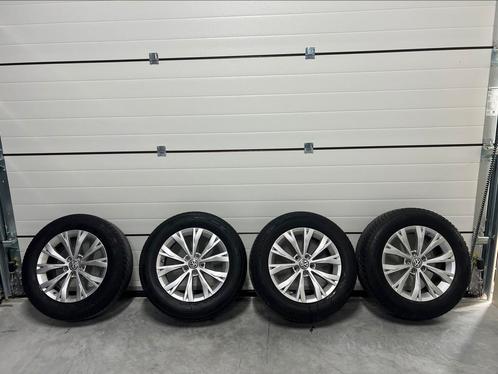 Volkswagen 17 inch R-Line velgen met Bridgestone banden ZGAN, Auto-onderdelen, Banden en Velgen, Zomerbanden, 17 inch, 215 mm