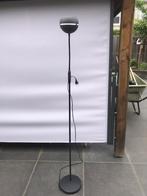 Mooie vloerlamp te koop, Huis en Inrichting, Lampen | Vloerlampen, Ophalen, Zo goed als nieuw, Metaal, 150 tot 200 cm