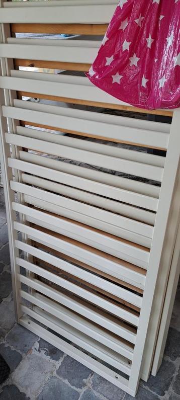 Ledikant 70x140 cm met matras en beddengoed beschikbaar voor biedingen