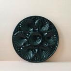 Frans oesterbord/coquillebord van zwart barbotine porselein, Huis en Inrichting, Keuken | Servies, Ophalen of Verzenden, Zo goed als nieuw