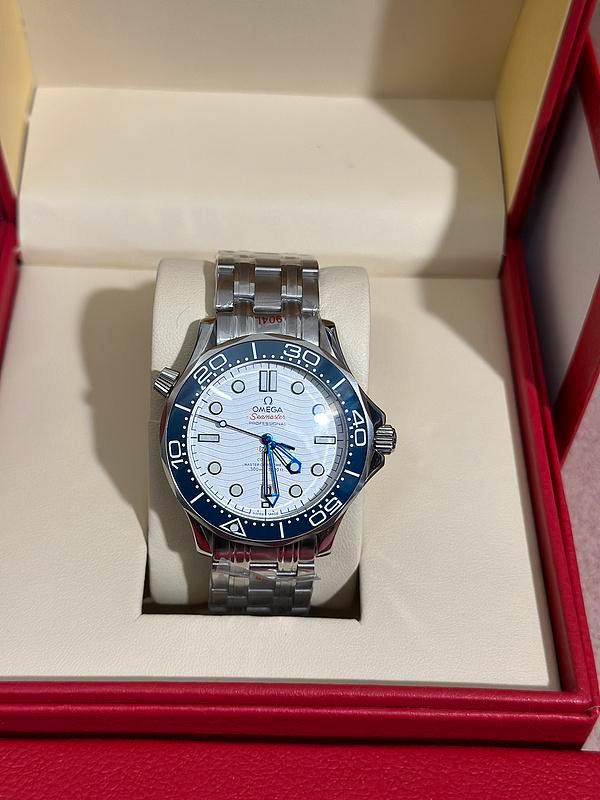 Omega Seamaster Diver Co-Axial Master Chronometer Wit/Blauw, Sieraden, Tassen en Uiterlijk, Horloges | Heren, Nieuw, Polshorloge