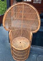 Vintage Rotan Pauwenstoel, Huis en Inrichting, Stoelen, Gebruikt, Bruin, Vintage, Riet of Rotan