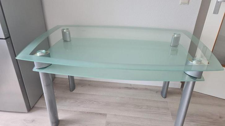 GRATIS OPHALEN! Stijlvolle glazen tafel – zo goed als nieuw!, Huis en Inrichting, Tafels | Salontafels, Zo goed als nieuw, Minder dan 50 cm