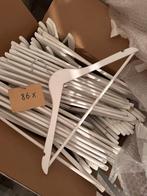 Witte houten kledinghangers 86x PERFECTE STAAT, Ophalen of Verzenden, Zo goed als nieuw, Hout