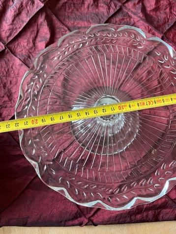 Glazen Taartplateau op Voet - Helemaal Heel! beschikbaar voor biedingen