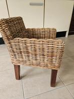 rotan stoel met armleuningen voor peuter/ kleuter, Huis en Inrichting, Ophalen, Riet of Rotan, Bruin, Zo goed als nieuw