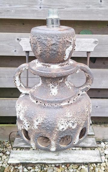 Prachtige vintage West Germany fat lava vloer lamp. beschikbaar voor biedingen