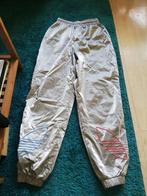 Adidas Metallic zilverkleurige trainingsbroek mt XS/S, Adidas, Overige typen, Ophalen of Verzenden, Zo goed als nieuw