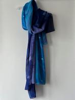 Grote langwerpige dames sjaal in blauw tinten, Kleding | Dames, Mutsen, Sjaals en Handschoenen, Nieuw, Ophalen of Verzenden, Sjaal