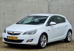 Opel Astra 1.6 Turbo Cosmo automaat apk 12-2025, Auto's, Opel, Euro 5, 730 kg, 4 cilinders, Wit